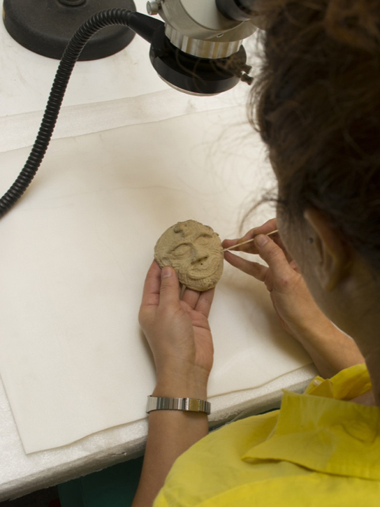 Assessing the condition of the Humbaba terracotta mask